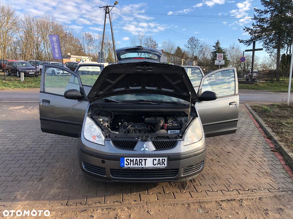 Mitsubishi Colt - 17