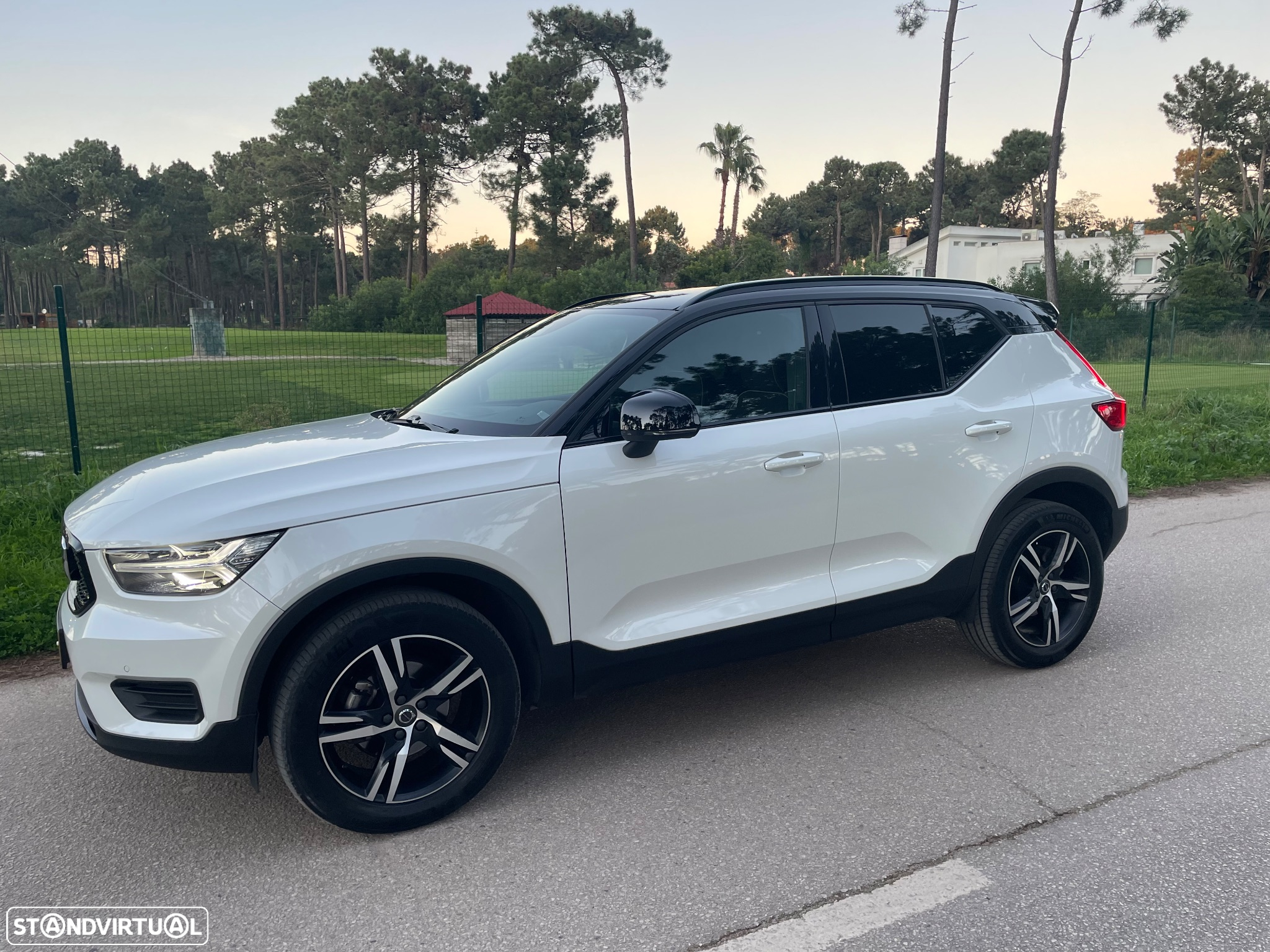 Volvo XC 40 2.0 D3 R-Design - 2