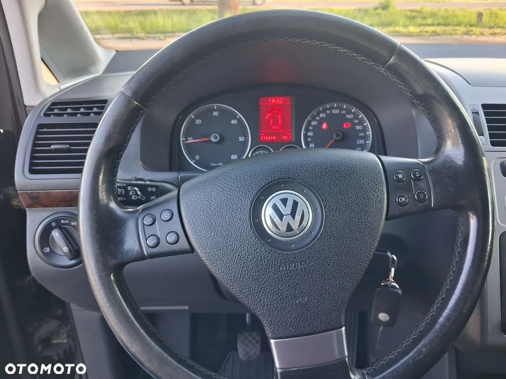 Volkswagen Touran 2.0 TDI DPF Trendline - 17
