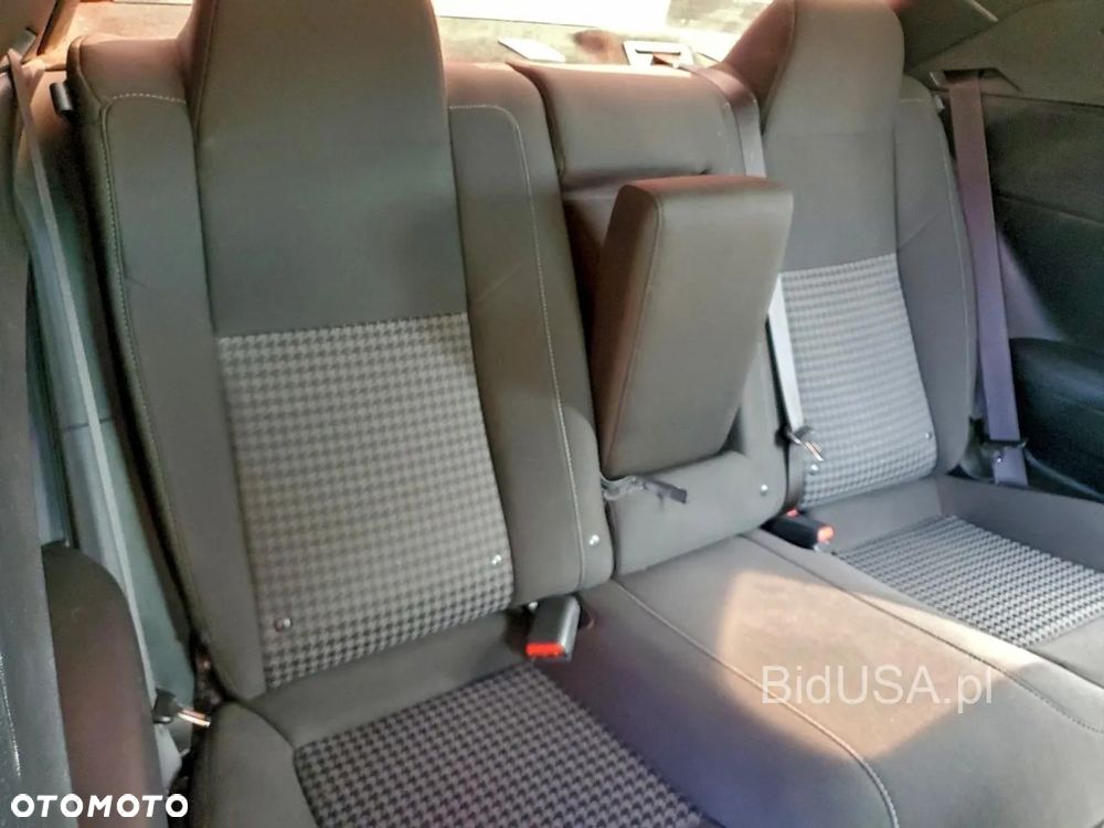 Dodge Challenger - 11