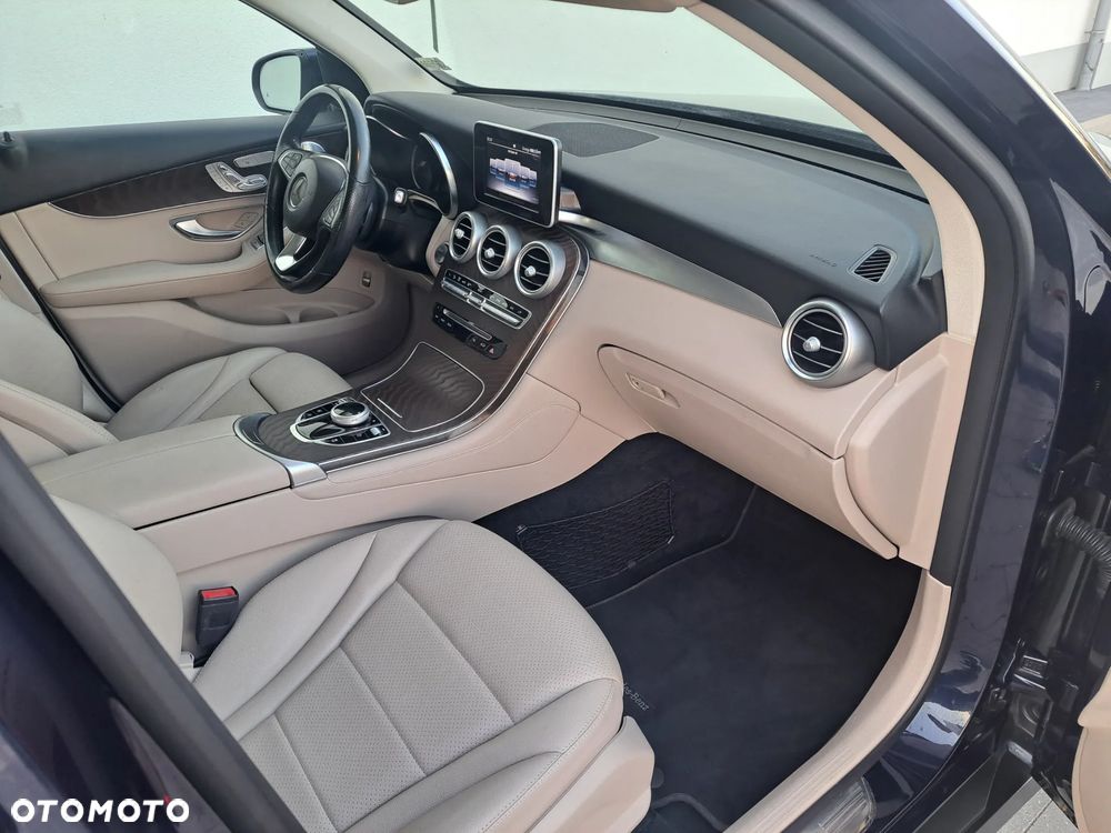 Mercedes-Benz GLC - 6