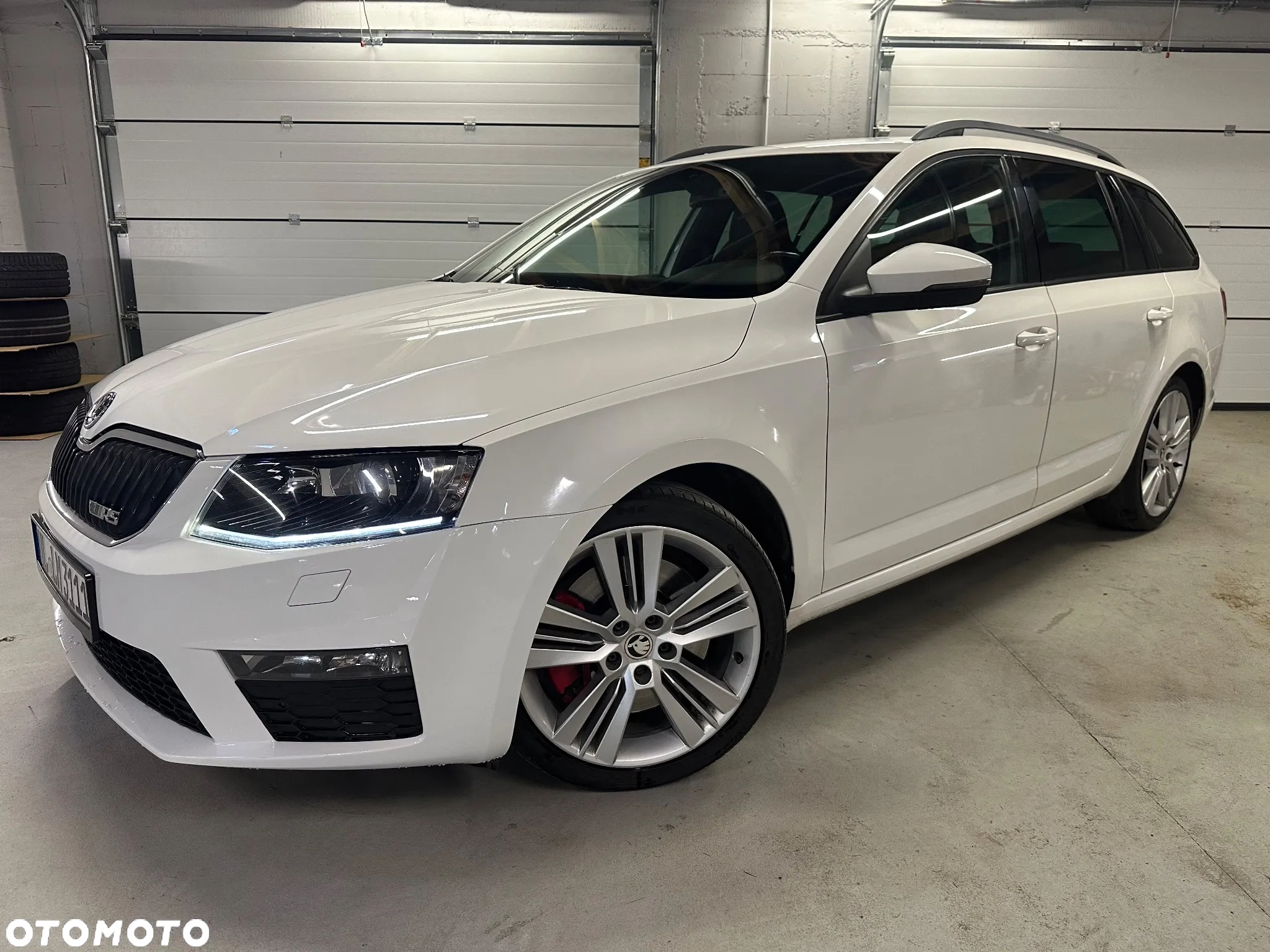 Skoda Octavia Combi 2.0 TDI RS - 10