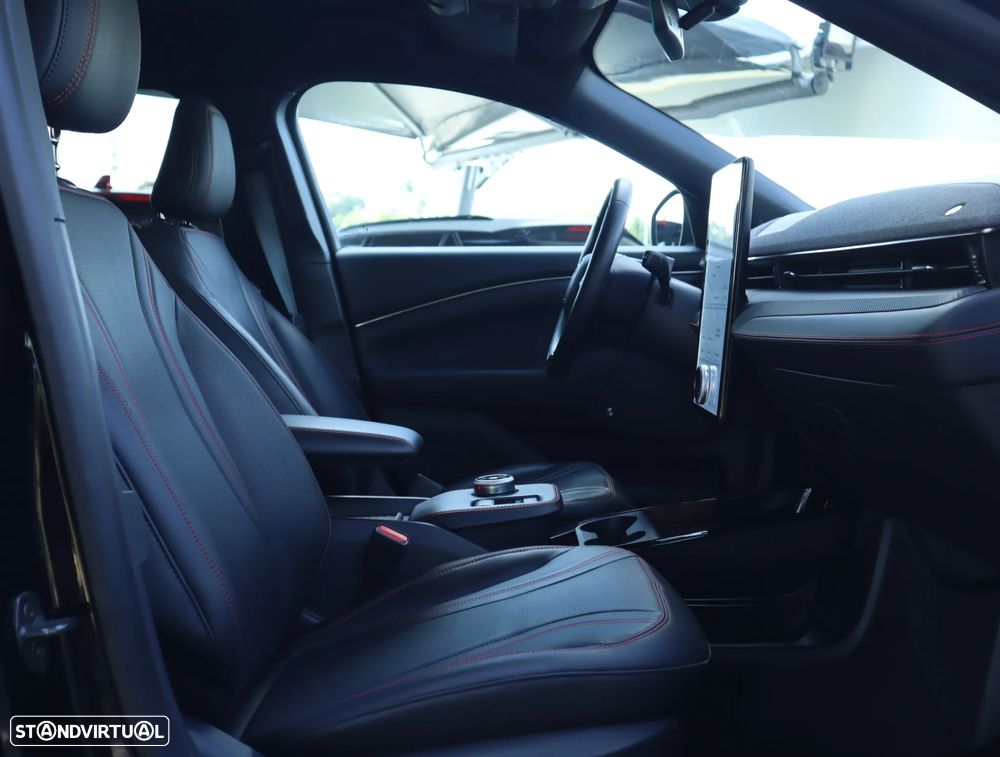 Ford Mustang Mach-E AWD PREMIUM - 21