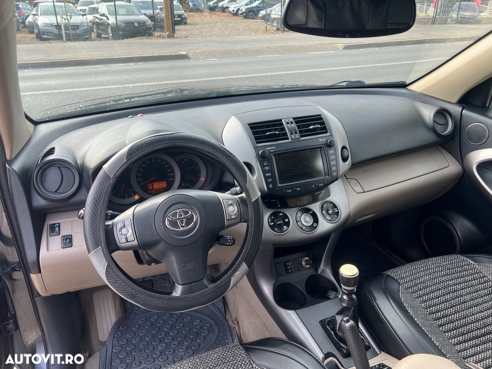 Toyota RAV4 2.2 D-4D Confort - 8