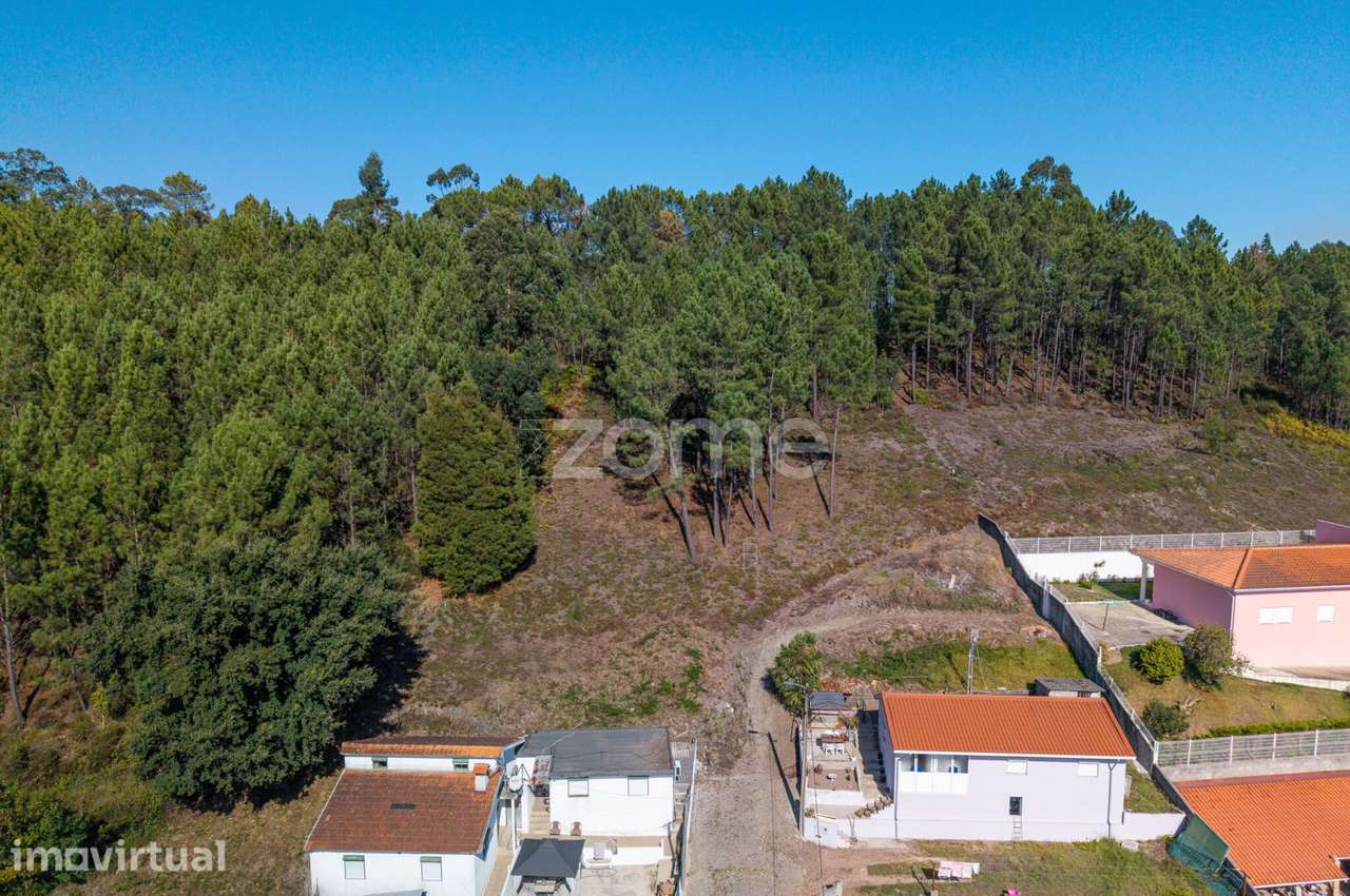Terreno c/ viabilidade construtiva de Moradia - Grande imagem: 4/16