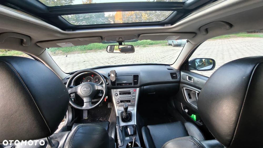 Subaru Legacy - 11