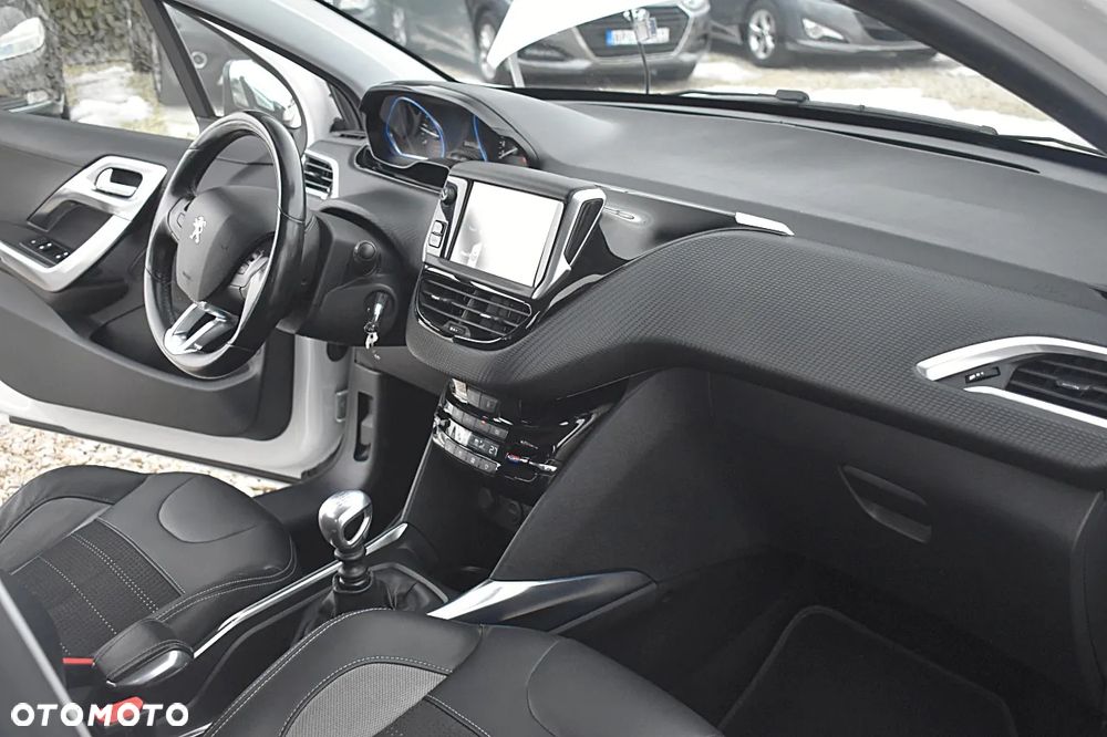 Peugeot 2008 e-HDi FAP 115 STOP & START Allure - 23