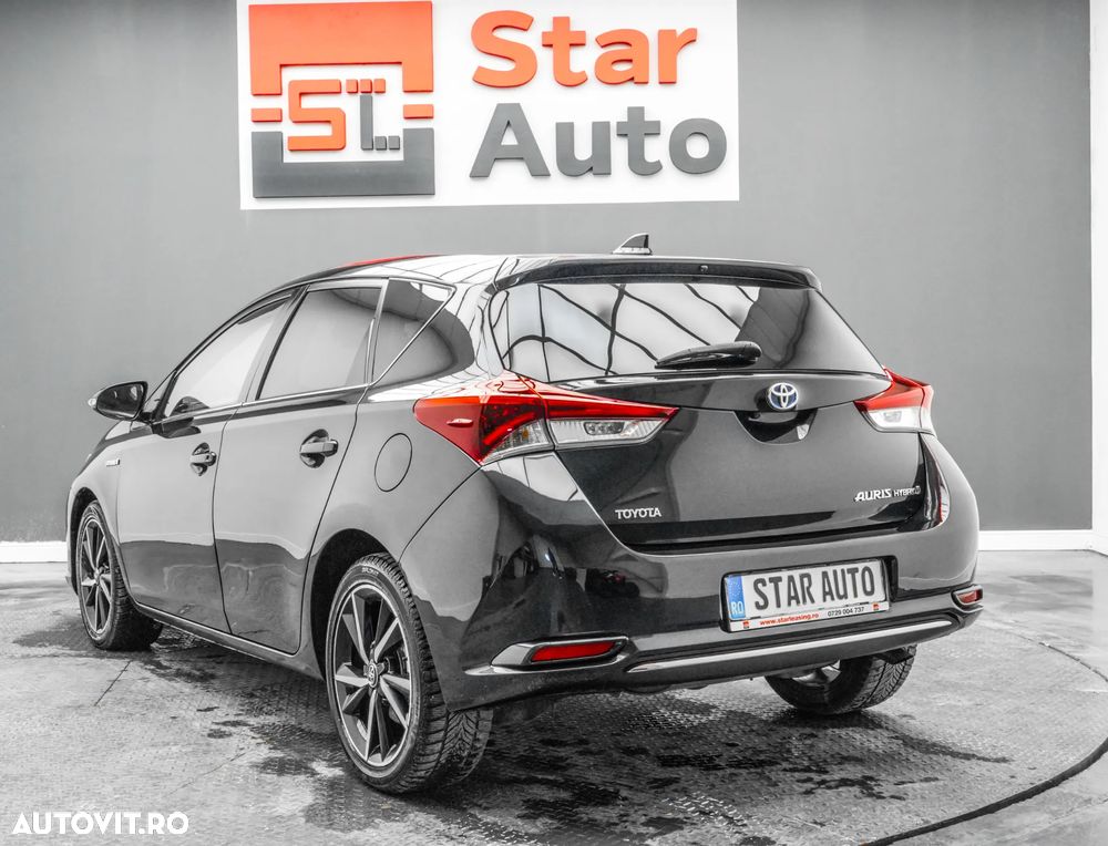 Toyota Auris 1.8 L VVT-i Sol + - 4