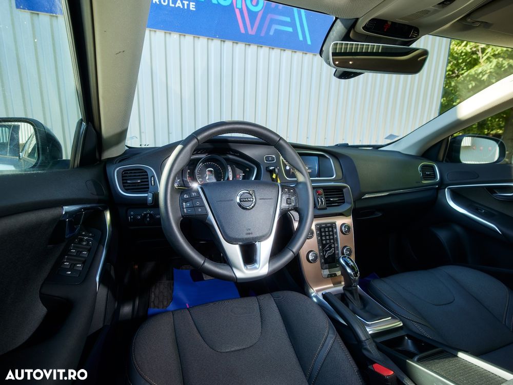 Volvo V40 D3 Geartronic Momentum - 6