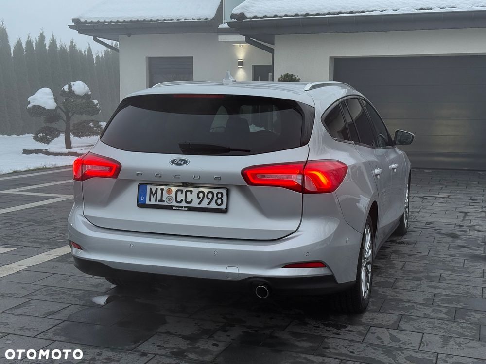 Ford Focus 2.0 EcoBlue Start-Stopp-System TITANIUM - 11