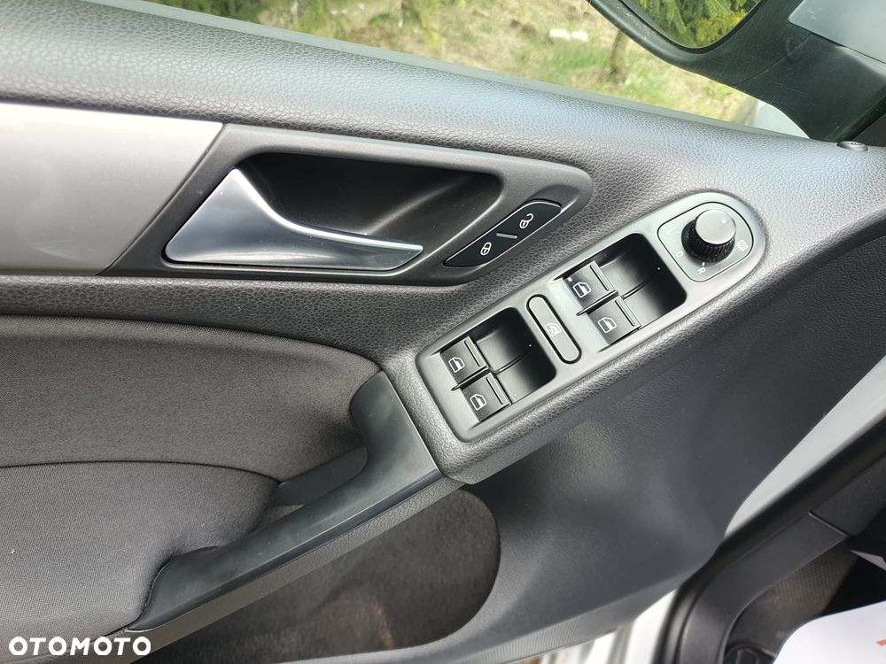 Volkswagen Golf 1.6 Comfortline - 12