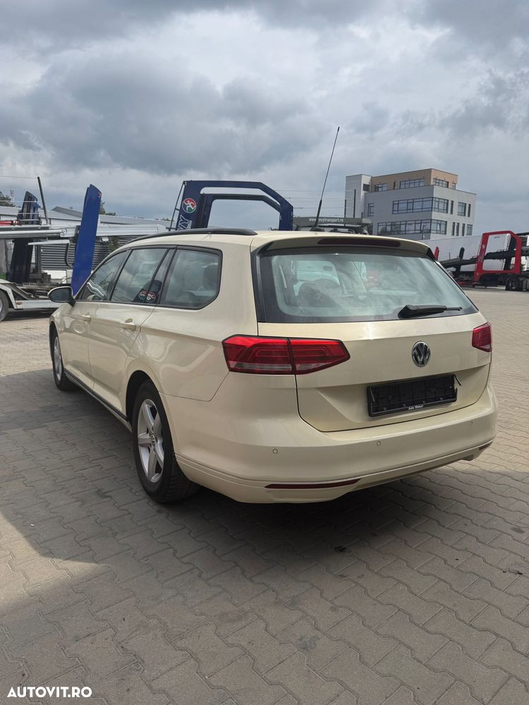 Volkswagen Passat 2.0 TDI (BlueMotion Technology) Comfortline - 16