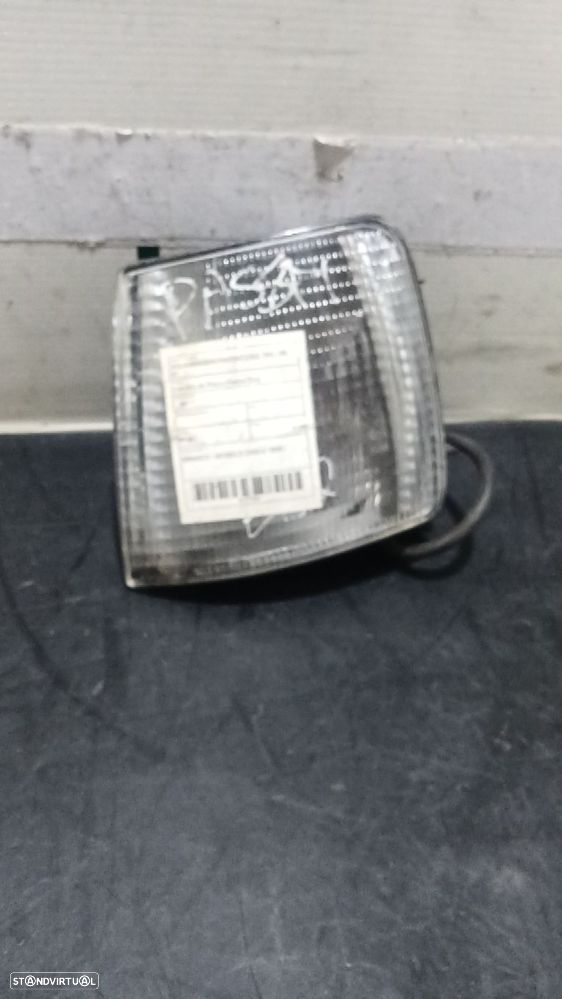 Farolim De Pisca Frente Esq Volkswagen Passat (3A2, 35I) - 1