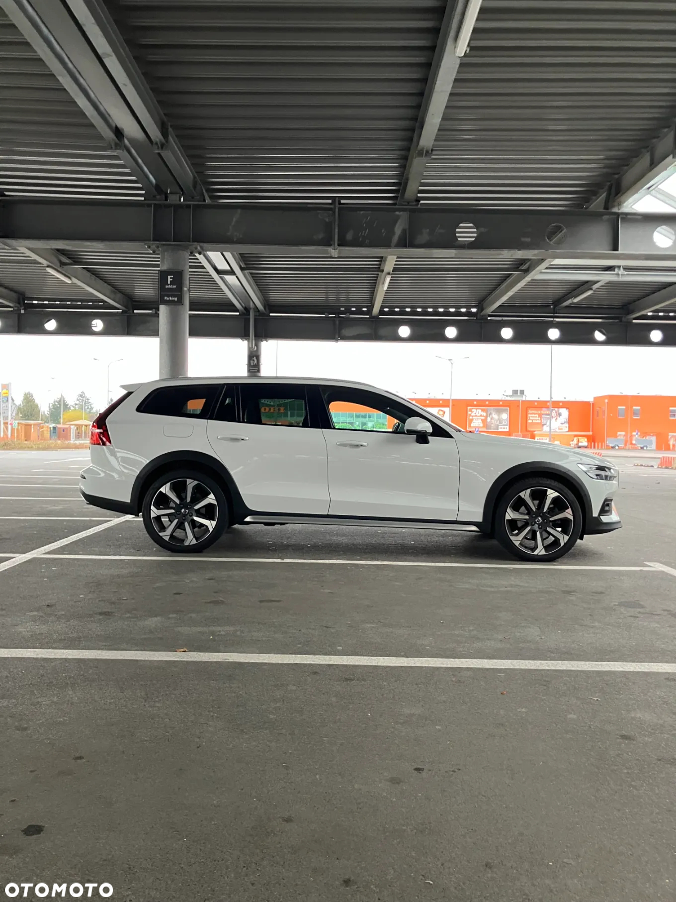Volvo V60 Cross Country - 3