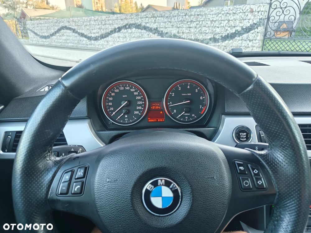 BMW Seria 3 320i - 34