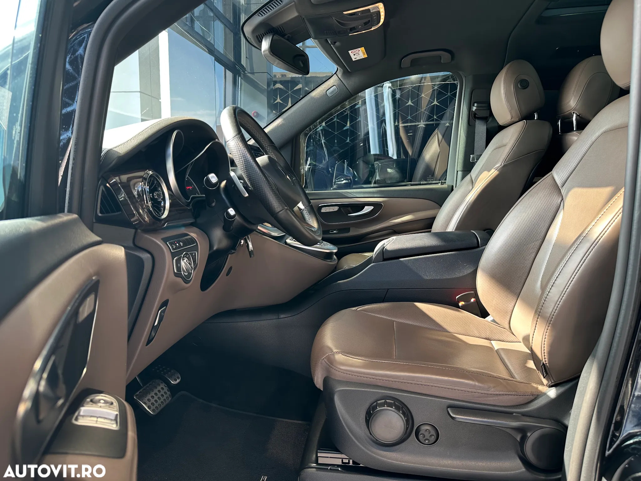 Mercedes-Benz V 300 d lang 4Matic 9G-TRONIC Exclusive Edition - 8