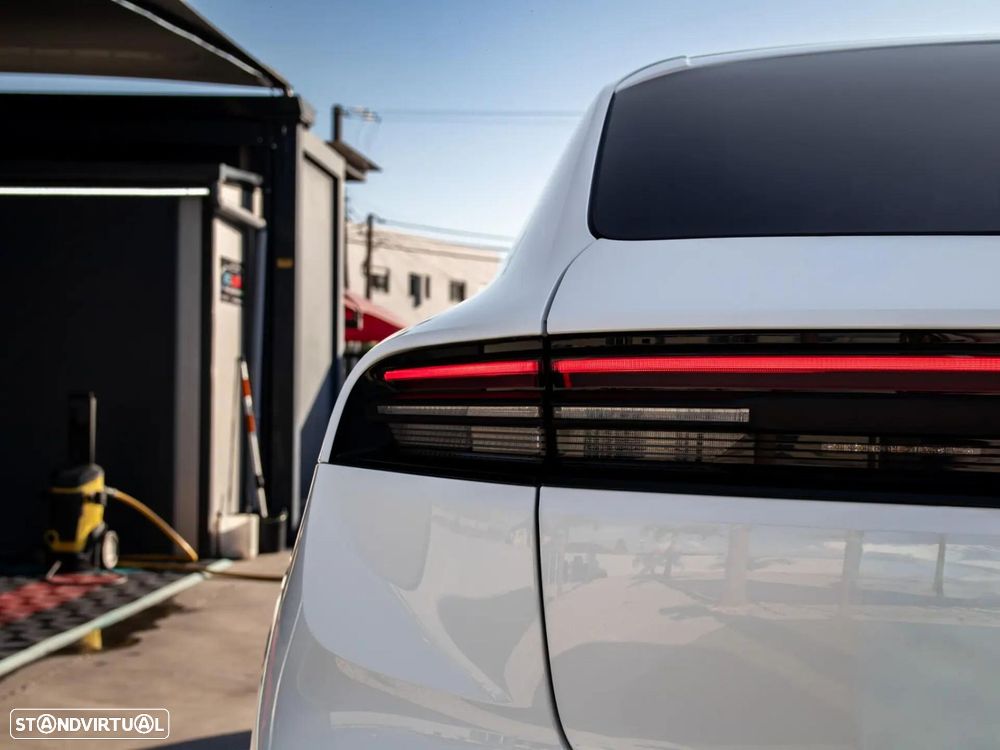 Porsche Macan Electric - 13