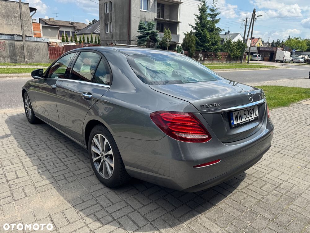 Mercedes-Benz Klasa E 220 d 4-Matic 9G-TRONIC - 3