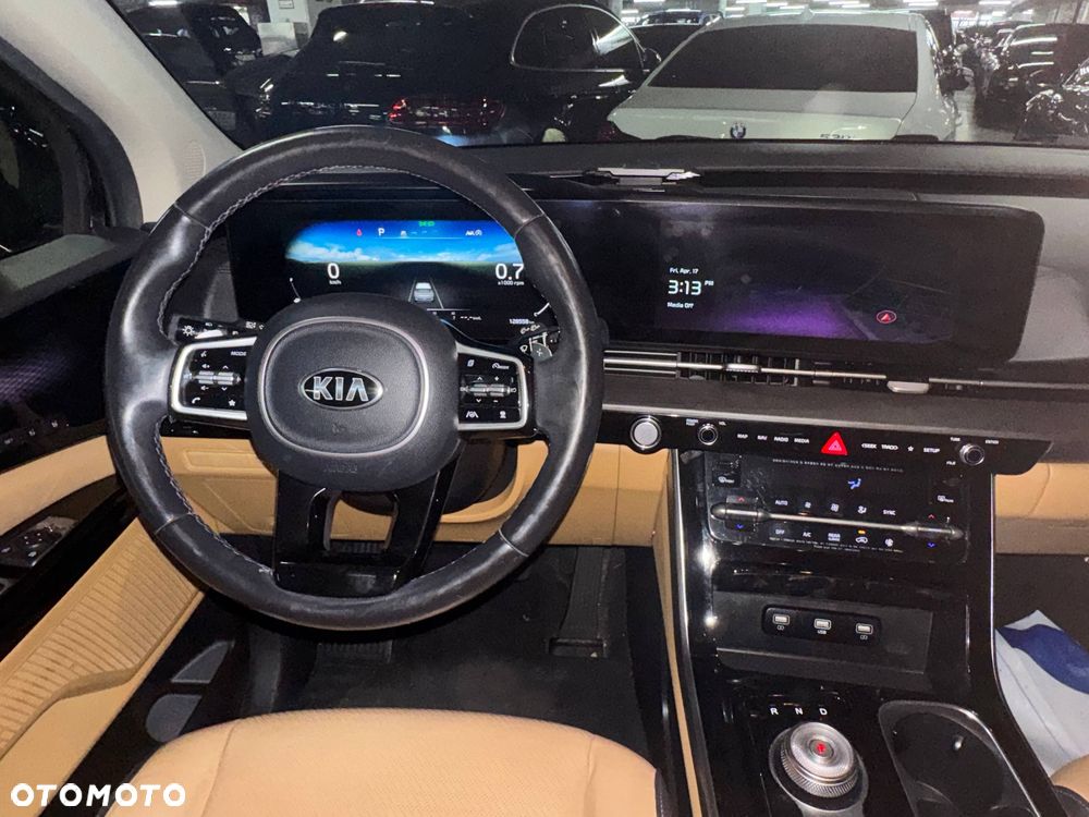 Kia Carnival - 15