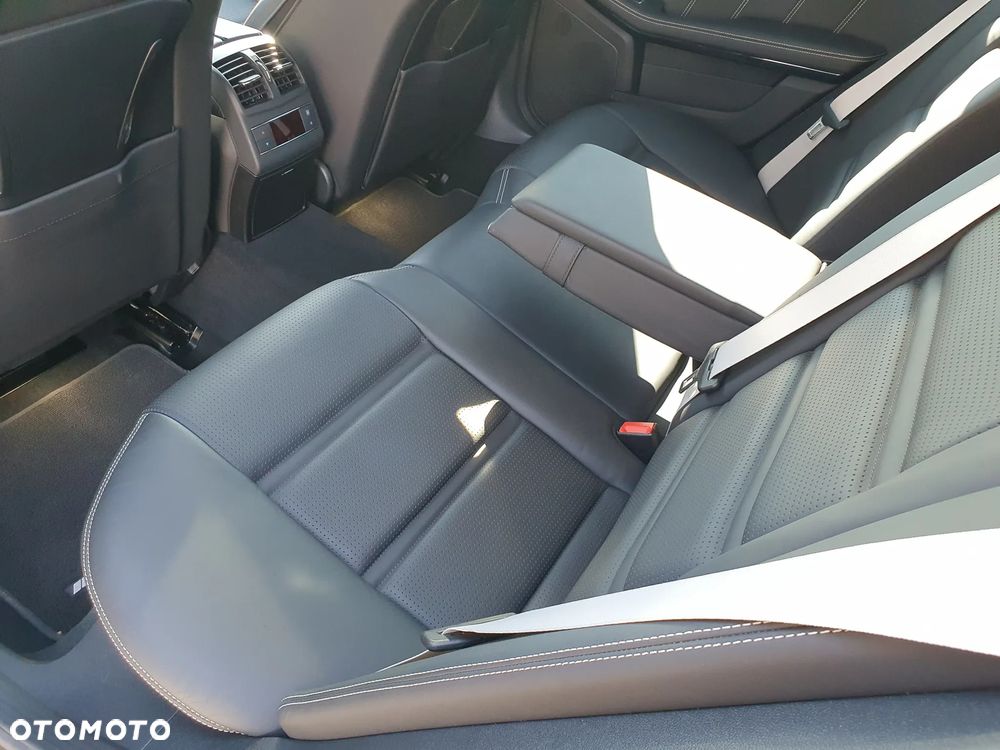 Mercedes-Benz Klasa E 63 AMG S 4-Matic - 15