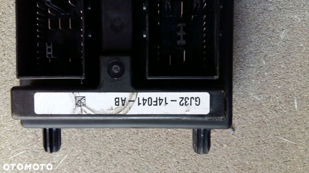 LAND ROVER EVOQUE L538 SKRZYNKA BEZPIECZNIKÓW GJ32-14F041-AB - 3