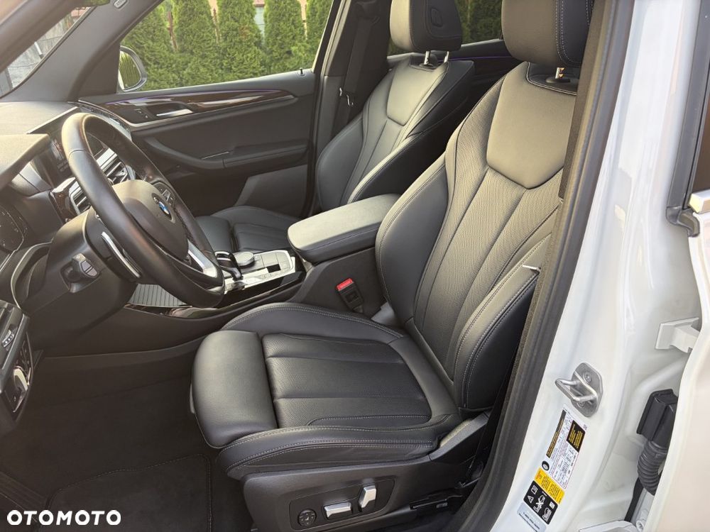 BMW X3 xDrive30i Luxury Line - 24