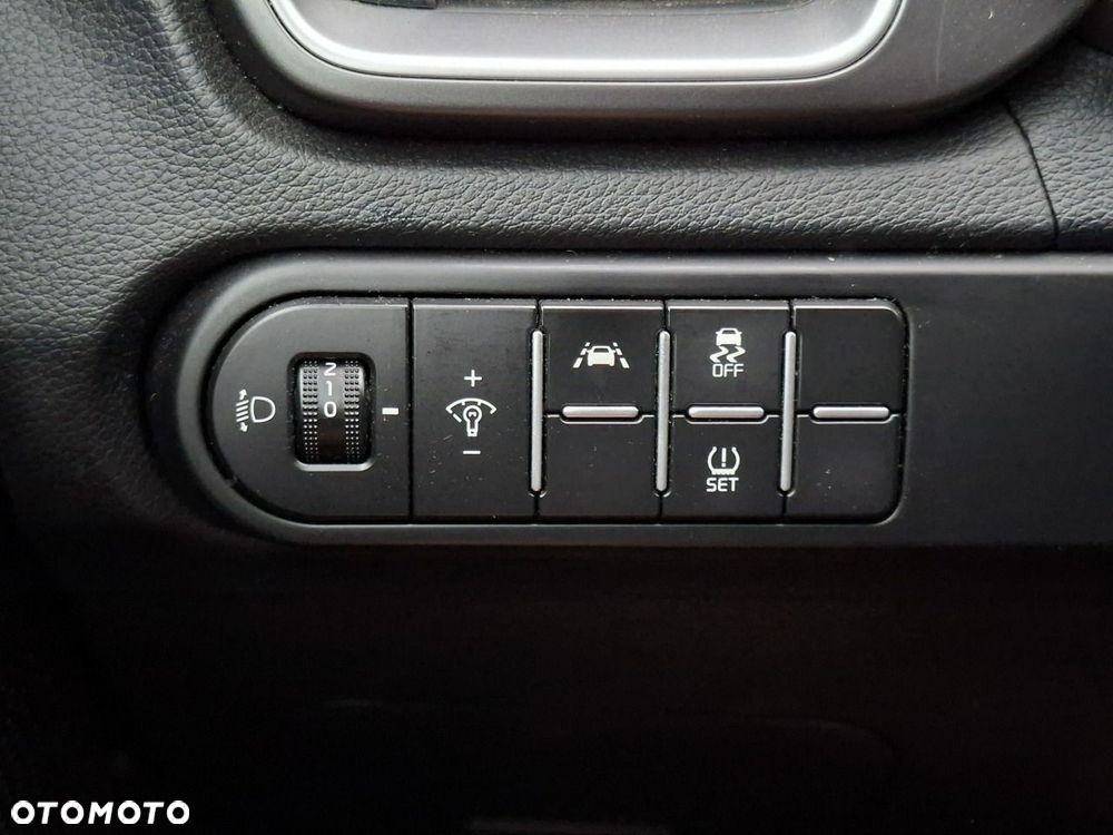 Kia Ceed - 16