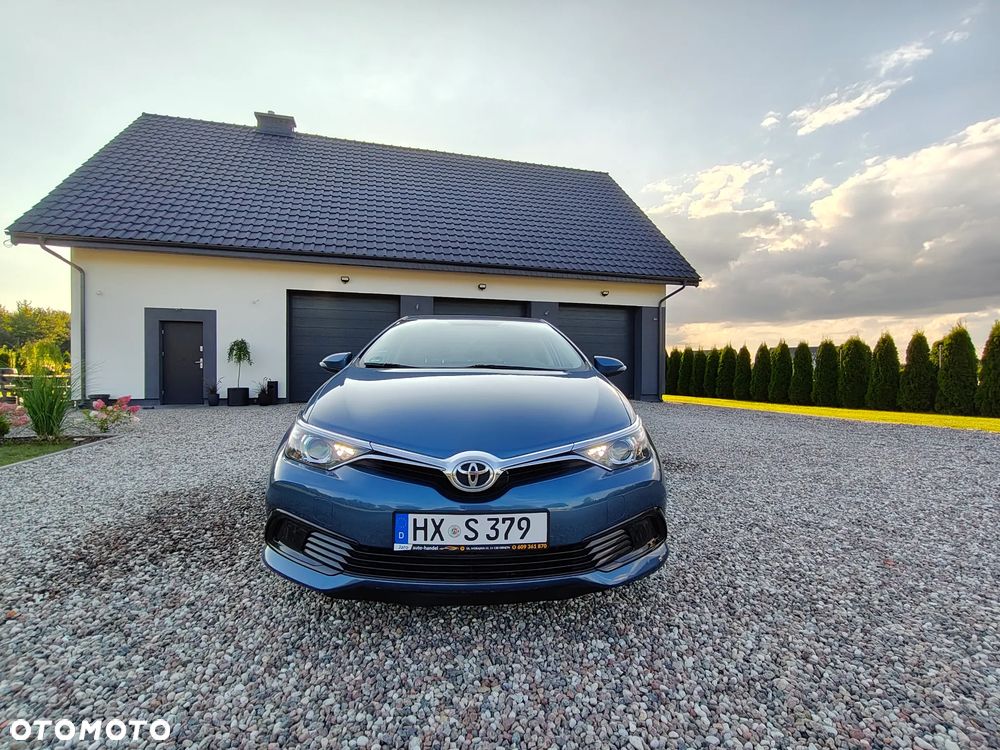 Toyota Auris 1.33 Dual-VVT-i - 16