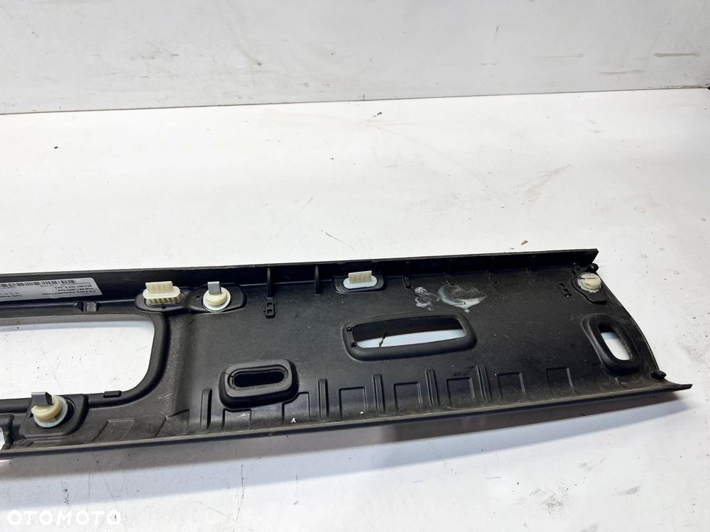 TAPICERKA RAMY OKNA AUDI A5 CABRIO 8F0867360E - 8