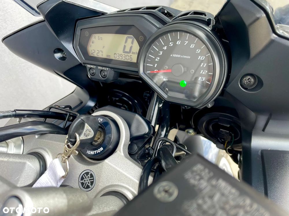 Yamaha FZ - 17