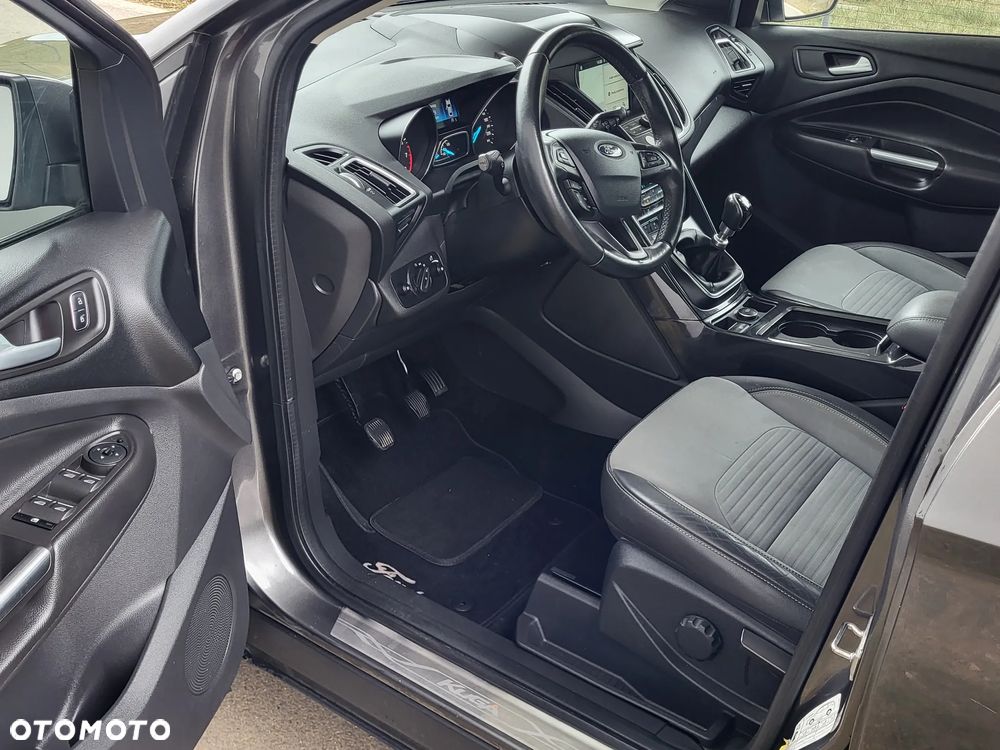 Ford Kuga 1.5 EcoBoost 2x4 Individual - 11