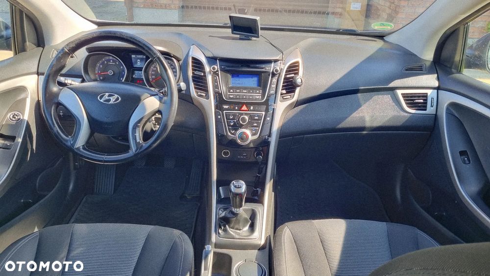Hyundai i30 blue Kombi 1.4 Style - 19
