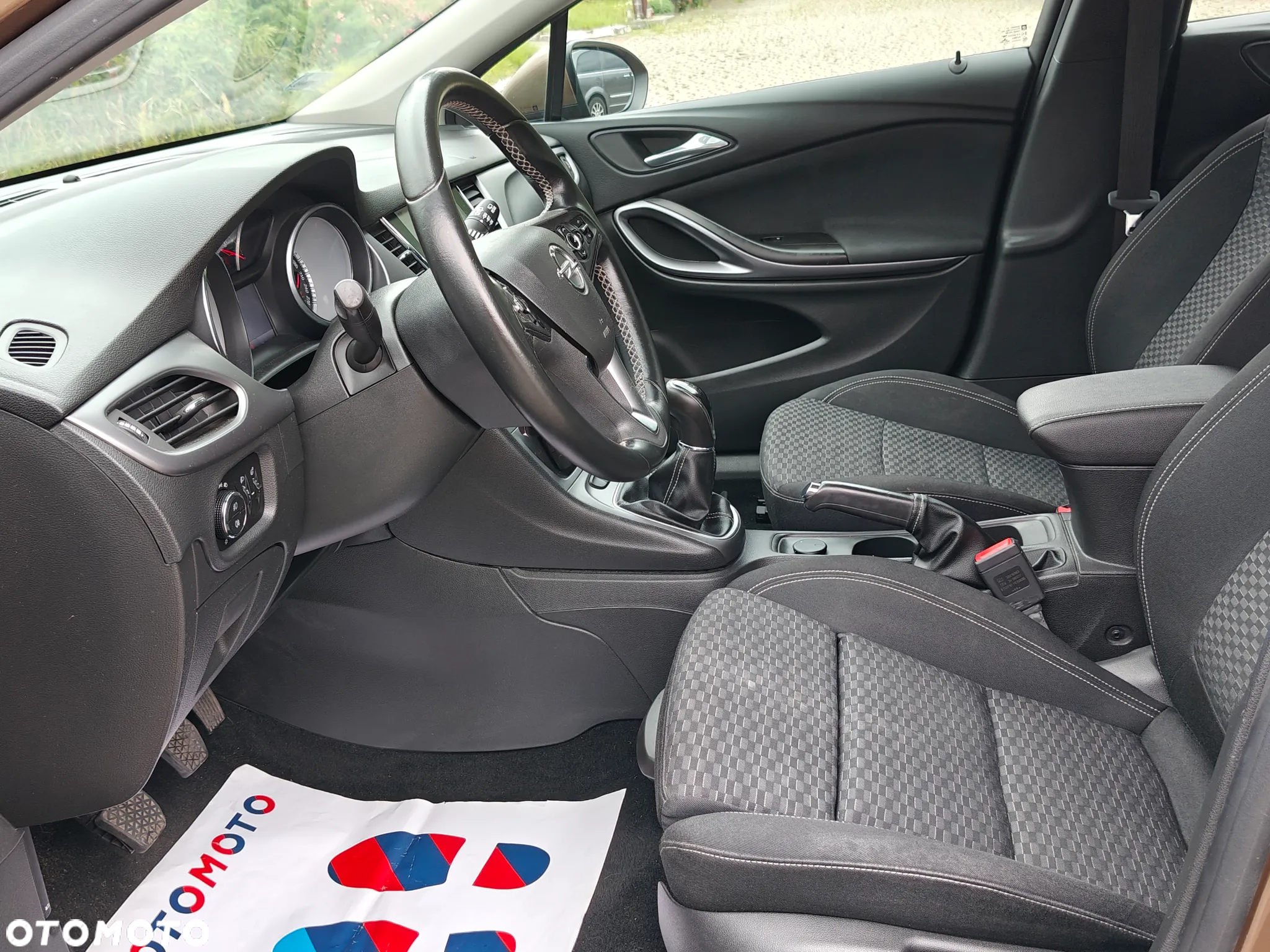 Opel Astra IV 1.6 CDTI Cosmo - 10