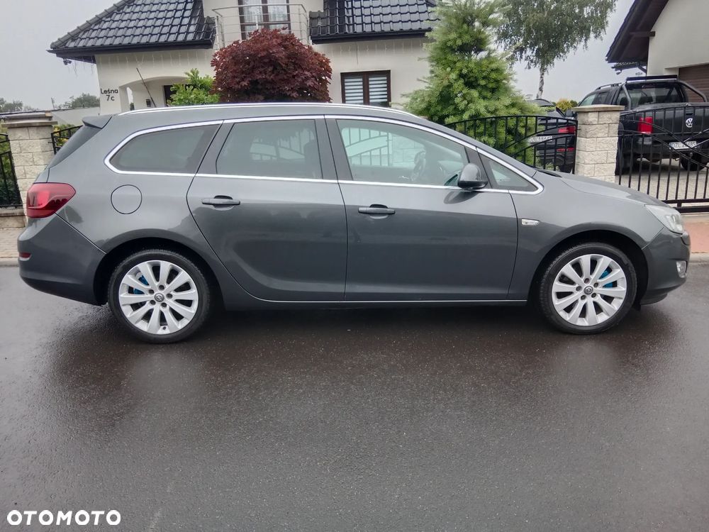 Opel Astra 2.0 CDTI DPF SportsTourer Exklusiv - 17