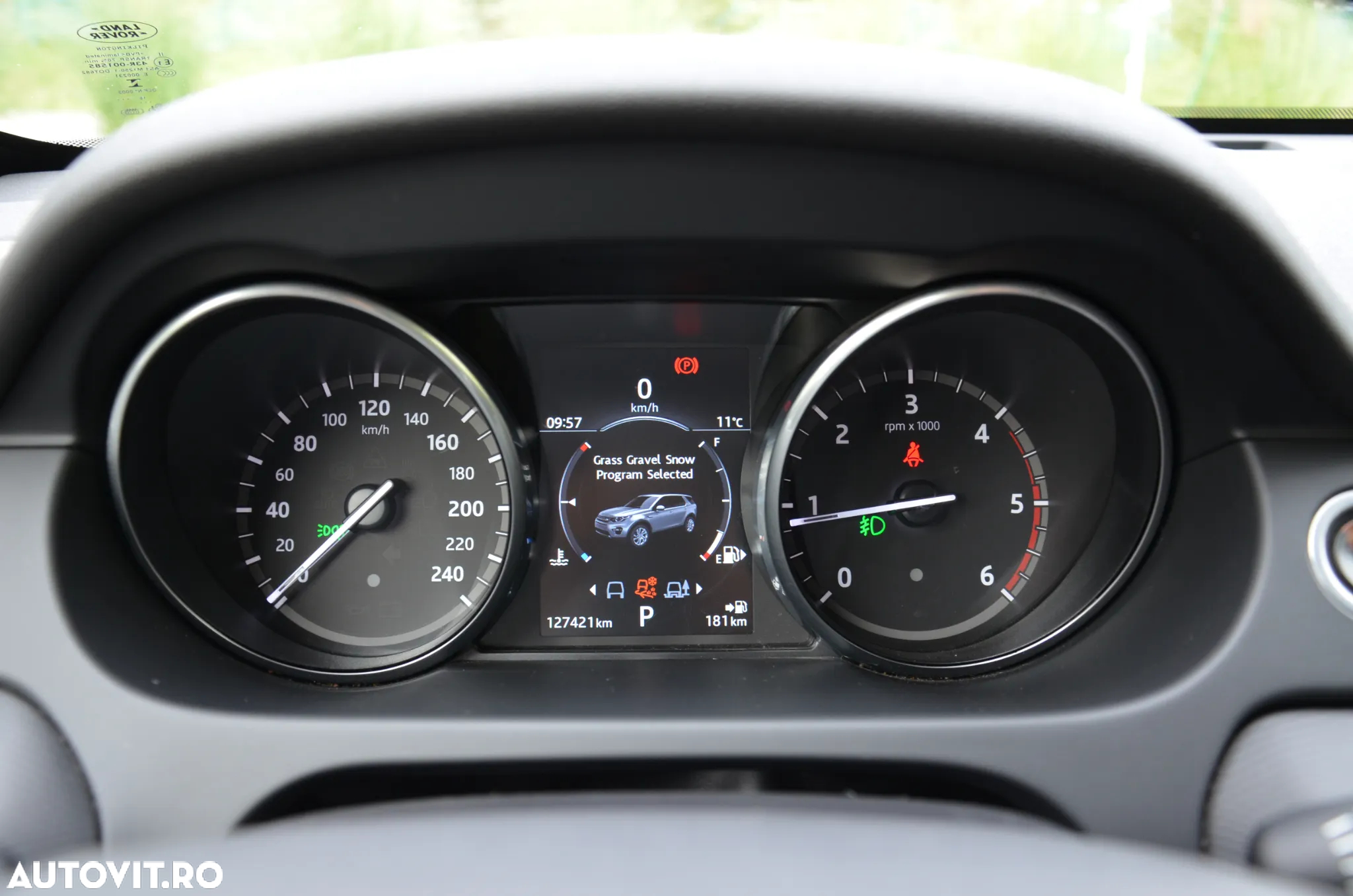 Land Rover Discovery Sport 2.0 D180 R-Dynamic MHEV HSE - 28