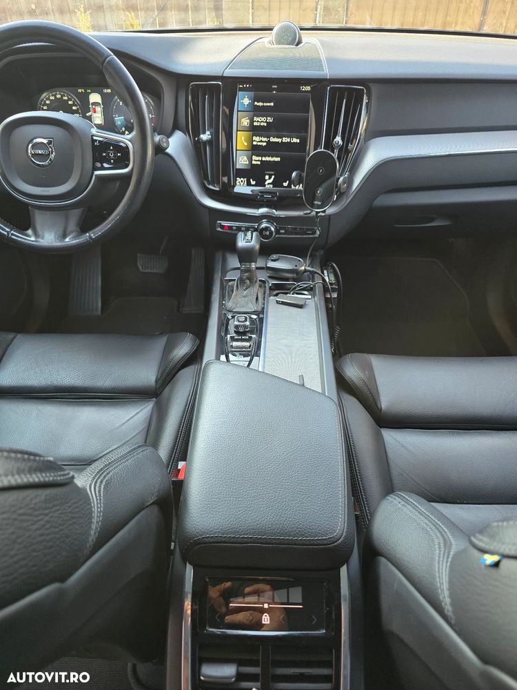 Volvo XC 60 D5 AWD Geartronic Inscription - 38