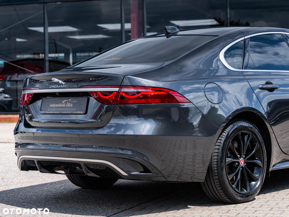 Jaguar XF D200 R-Dynamic HSE - 14
