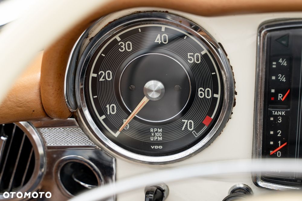 Mercedes-Benz SL - 25