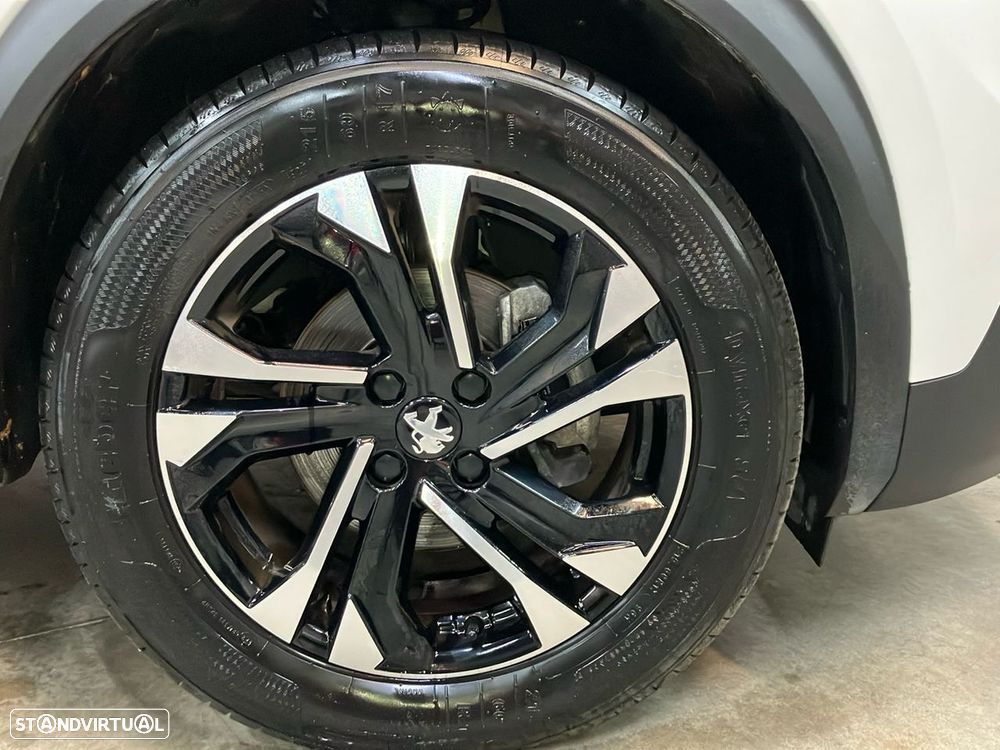 Peugeot 2008 1.2 PureTech Allure - 19