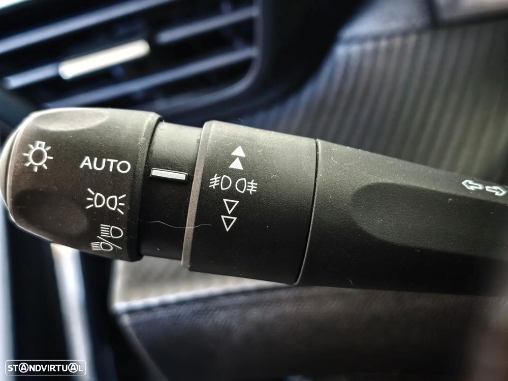 Peugeot 2008 PureTech 100 Allure - 18