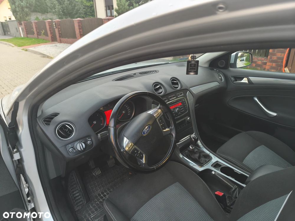 Ford Mondeo 1.6 TDCi Silver X - 8