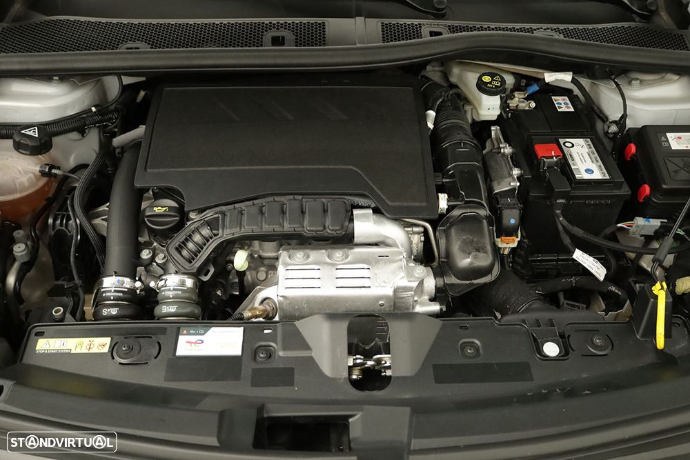 Peugeot 2008 1.2 PureTech Allure EAT8 - 23