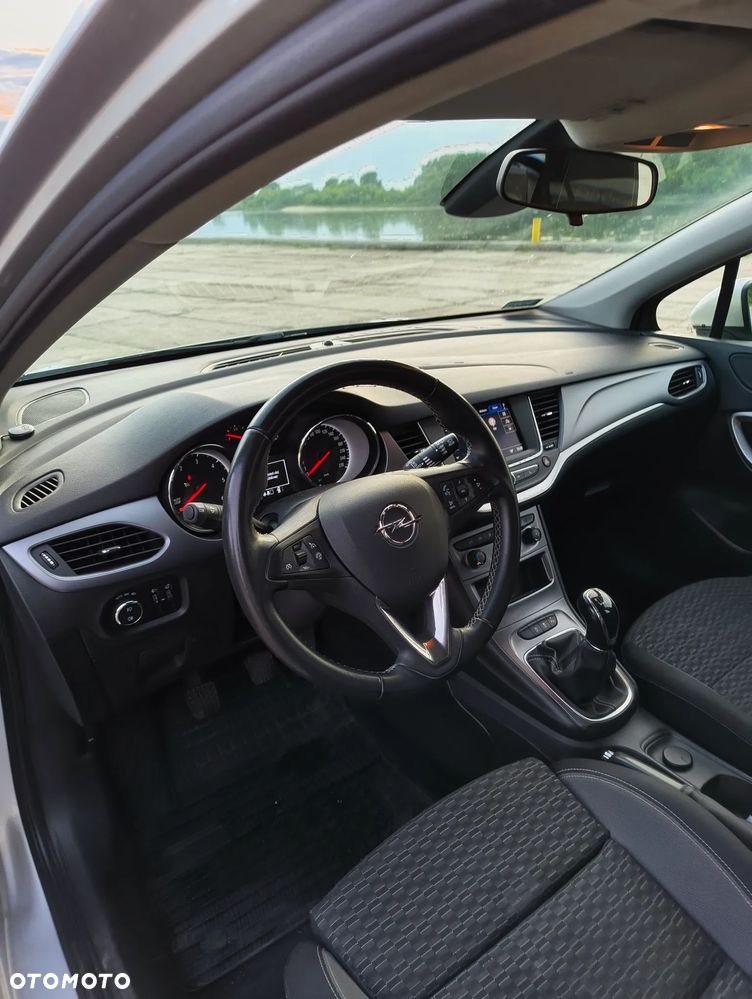 Opel Astra - 16