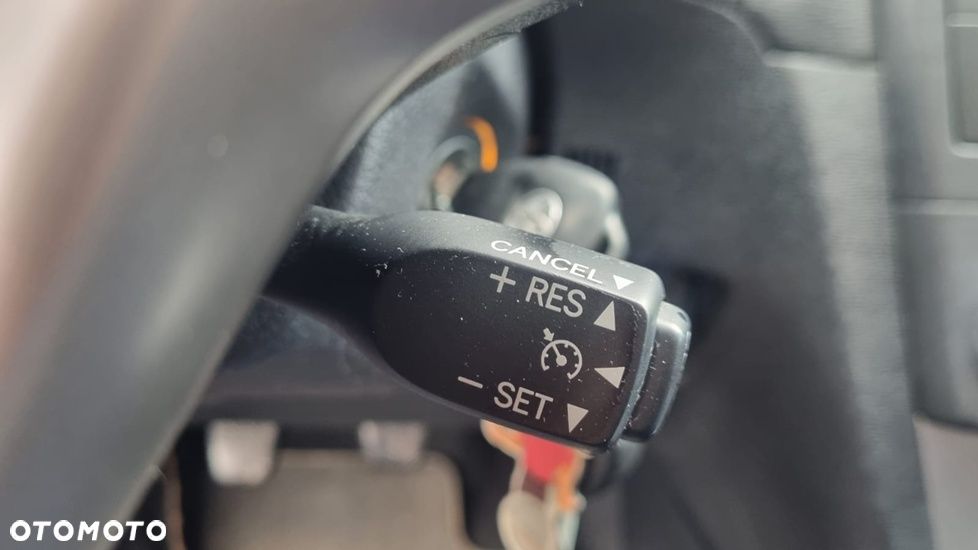 Toyota Avensis 1.8 Business Edition - 15