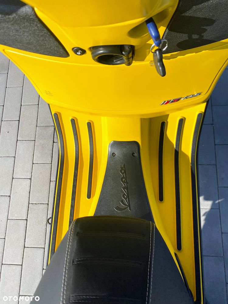 Vespa GTS - 8