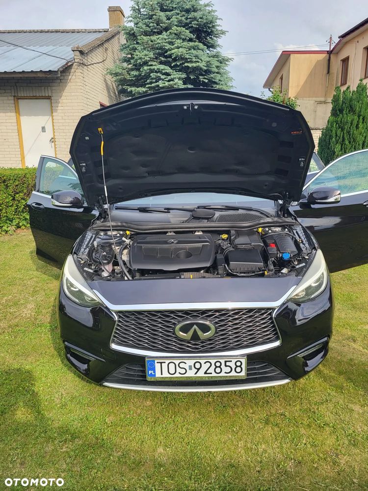 Infiniti Q30 1.5d - 16