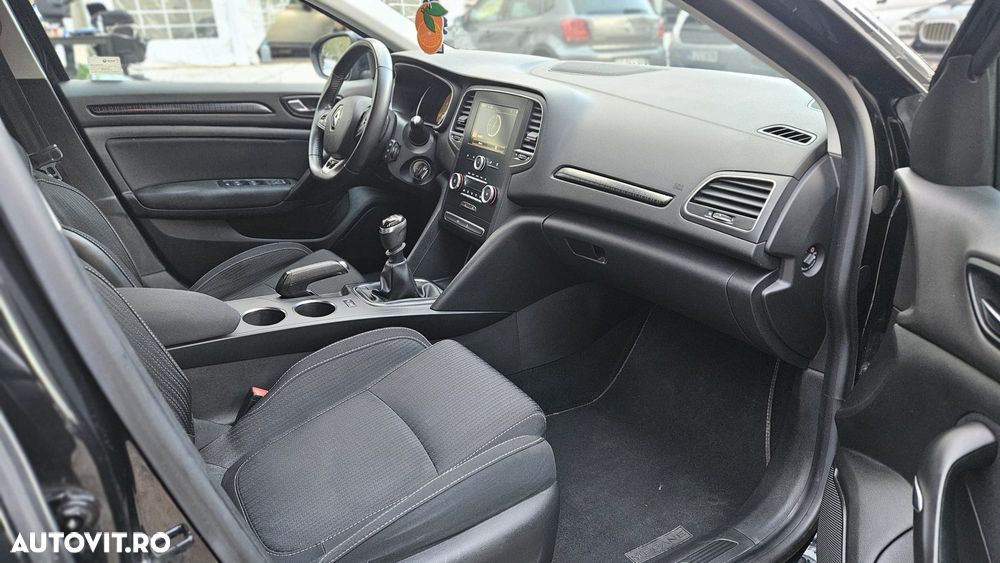 Renault Megane ENERGY TCe 115 Start & Stopp Paris Business - 21