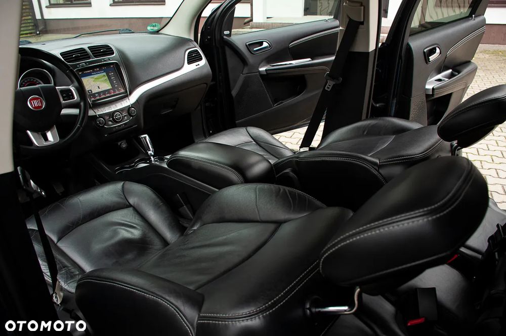 Fiat Freemont 2.0 Multijet Lounge AWD - 24