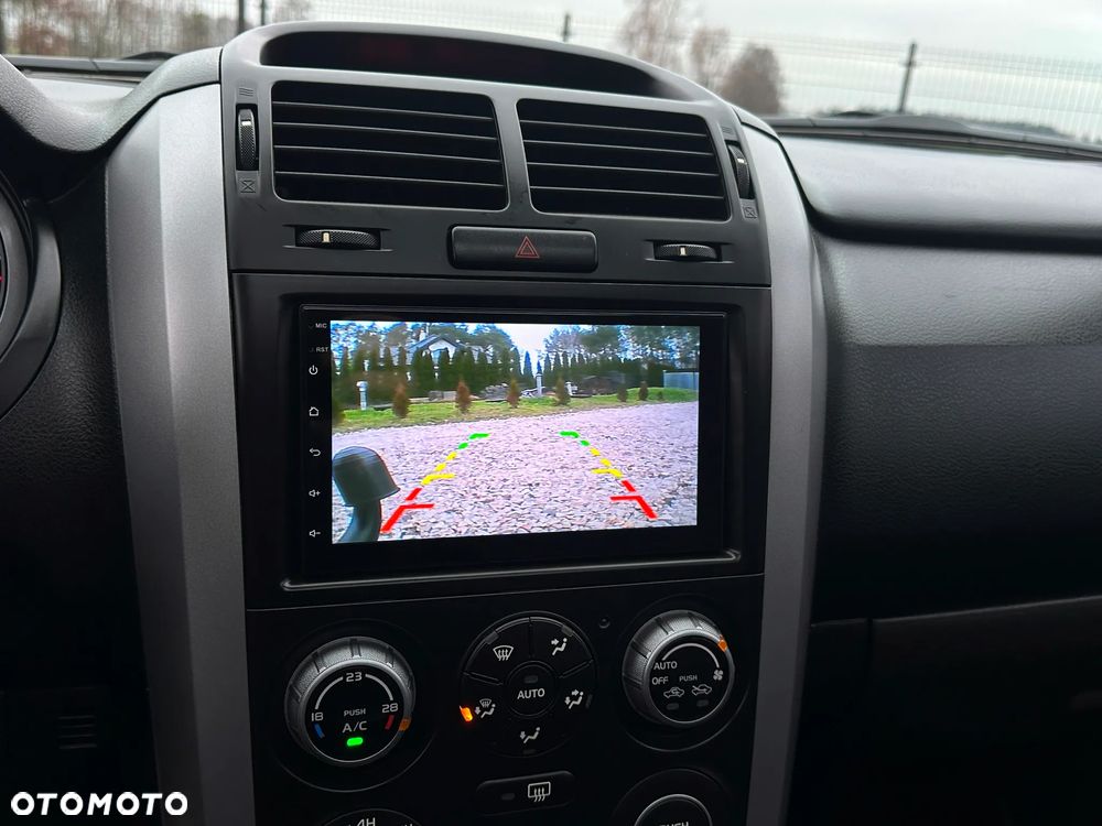 Suzuki Grand Vitara 2.0 Comfort + Family - 14