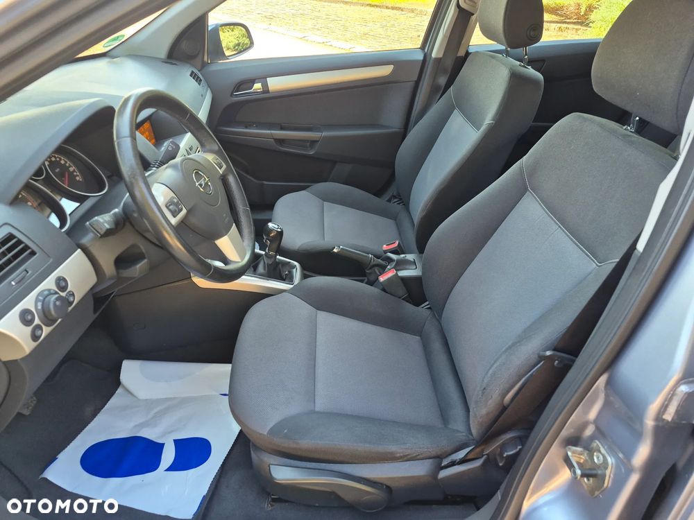 Opel Astra 1.6 Design Edition - 11